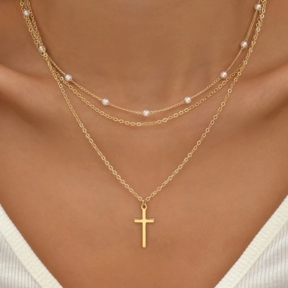 mam262 Jewelry - Gold Layered Pearl Necklace